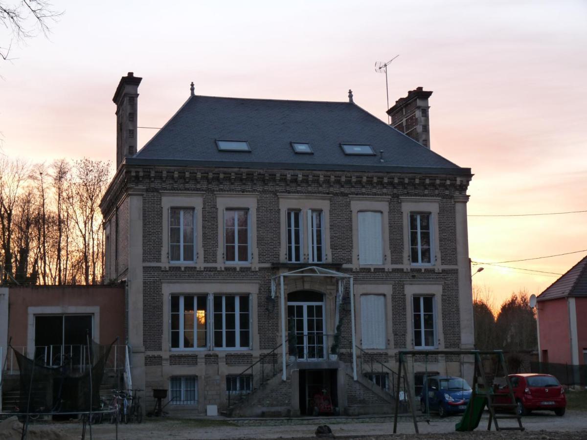 L'Etape Famille Apartment Estissac Exterior foto